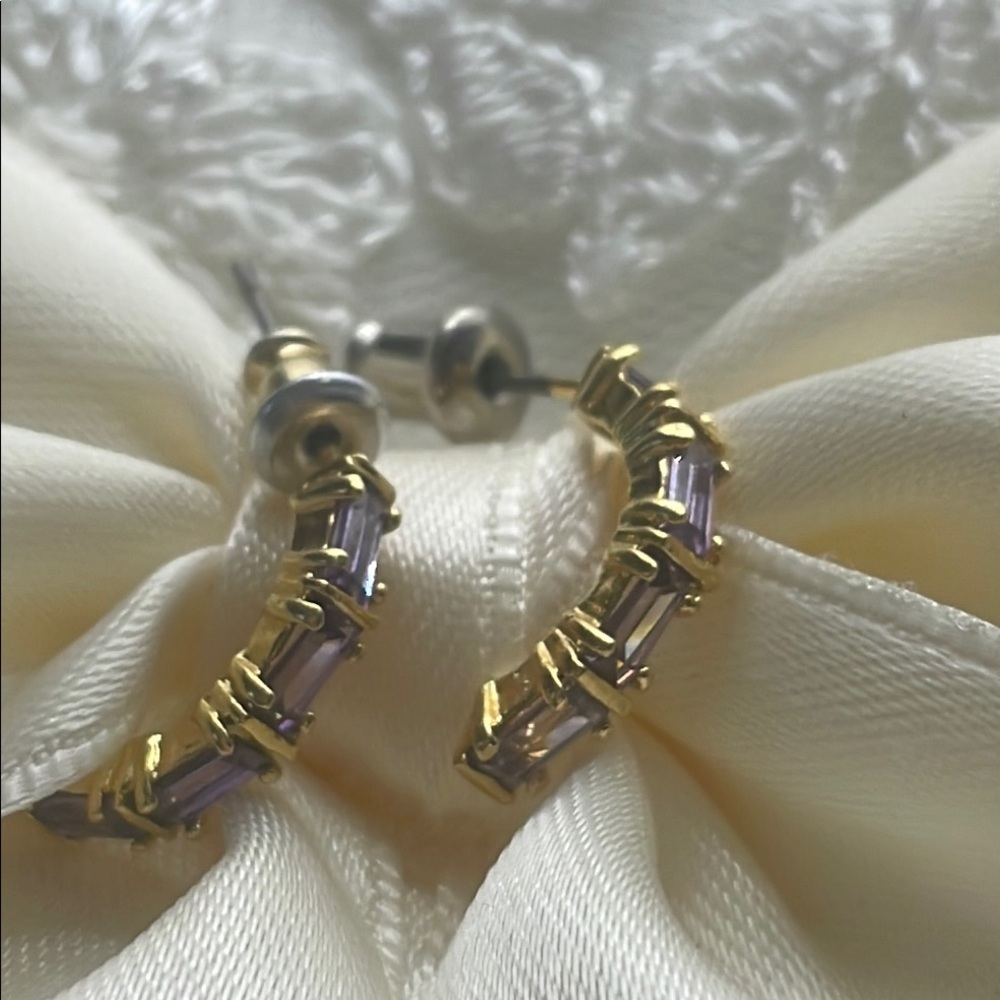Elegant Gold tone and light purple crystals, Earrings post back